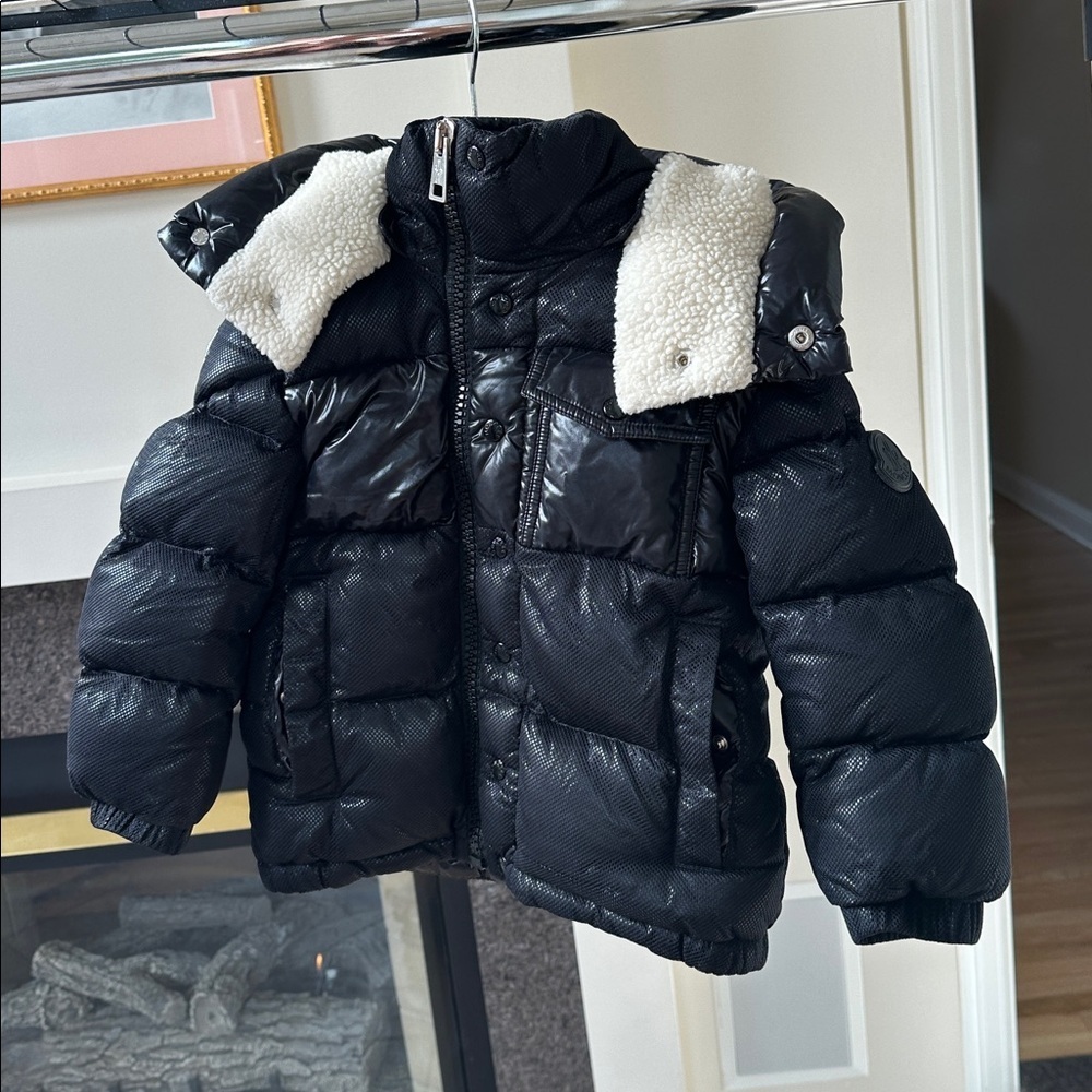 Moncler jacket Authentic - Picture 3 of 17
